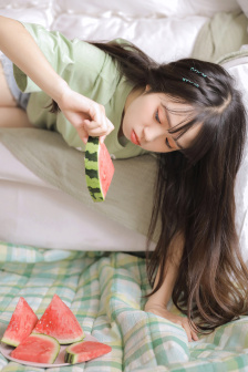 解开老师的裙子国产
